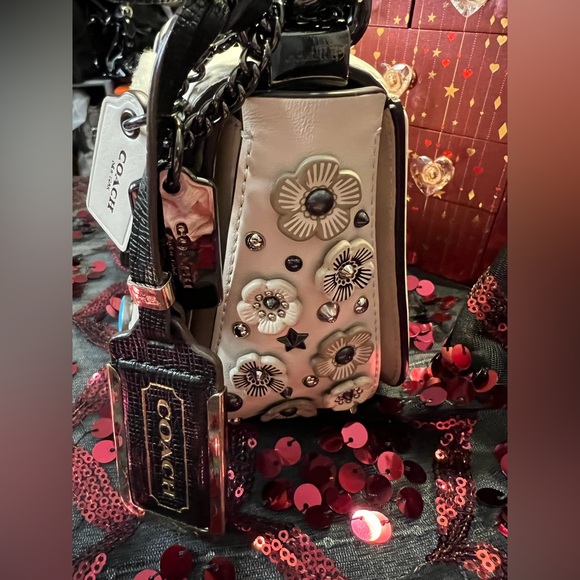 Coach 2017 (RE)LOVED Tea Rose Swagger 20 Shoulder Crossbody Upcrafted by COACH - Picture 5 of 16